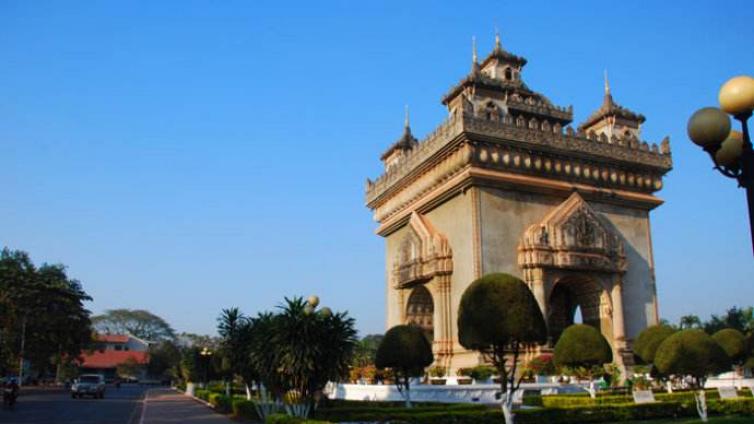 在困境中成长：中资企业在老挝